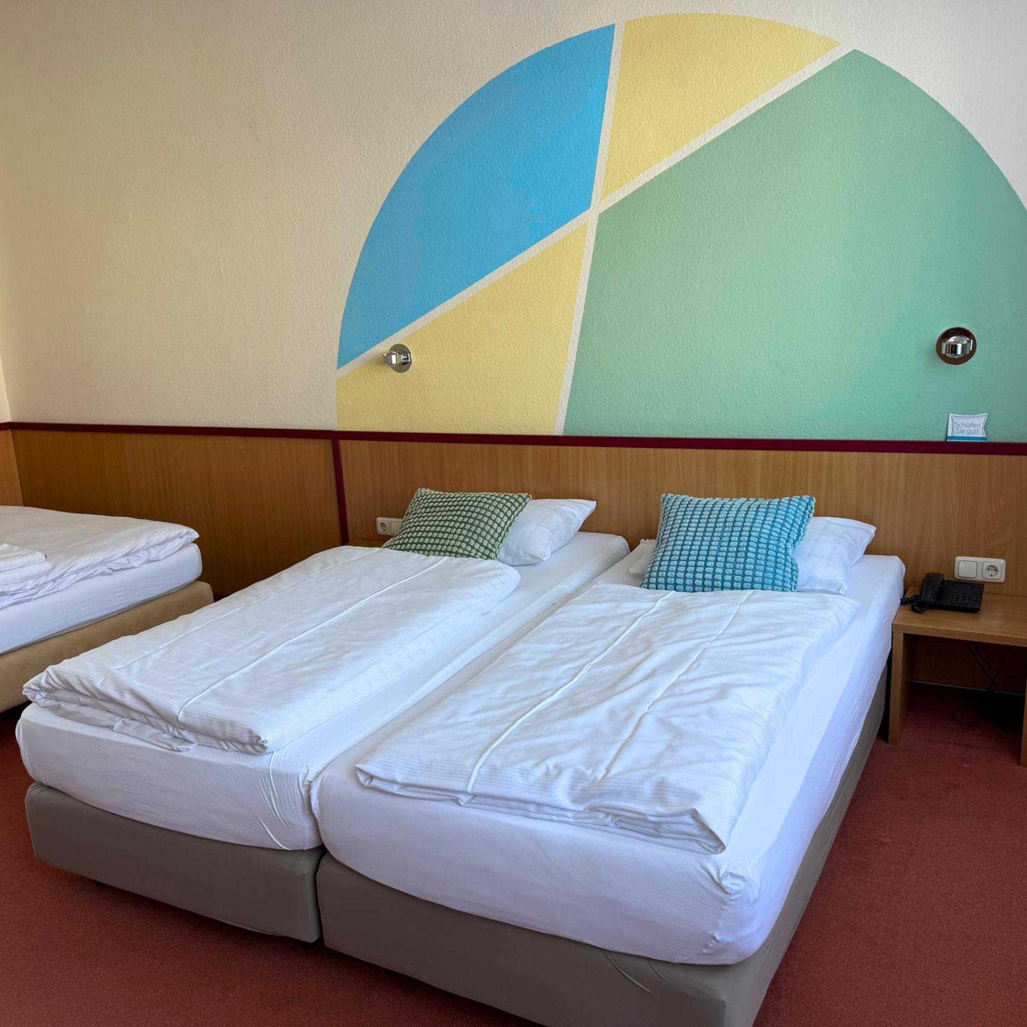 Colourful Hotel Bielefeld Pokoj fotografie